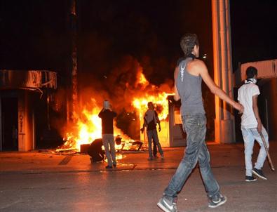 Lozan Kapısı Alev Alev Yandı