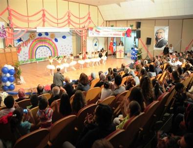 Van’da Anaokulu Öğrencilerinin Gösterisi Büyüledi