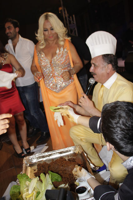 Safiye Soyman'dan Çiğ Köfeli Konser