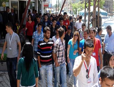 16 Farklı Üniversitenin Öğrencileri Yüksekova’da