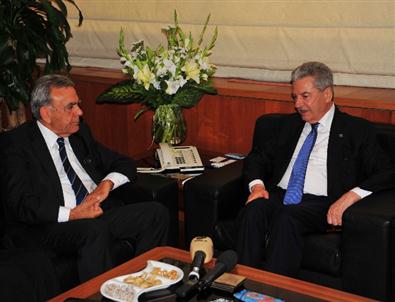 Aziz Kocaoğlu'dan İzmir'deki Greve Tepki