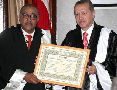 Başbakan Erdoğan’a Cezayirli öğrenciden “Ben seni sevdiğimi” sürprizi