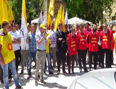 Bulanık’ta Kesk'e Bağlı Memurlar İş Bıraktı