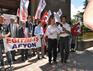 Eğitim-iş Şubesi'nden Devlet Memurları Kanunu Düzenlemesine Protesto