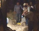 KEMİK PARÇASI - Elbiseleri ile gömülmüş biri bebek 3 kişinin kemikleri bulundu