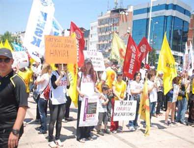 Kesk Eyleminde Polisle Eylemciler Arasında Pankart Gerginliği