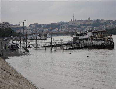 Orta Avrupa’daki Aşırı Yağışlar Sonrası Tuna Nehri Taşmaya Başladı