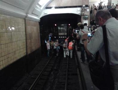 Rusya Metrosunda Yangın: En Az 45 Yaralı