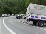 TURAN AKSU - Artvin’de Trafik Kazası: 3 Yaralı
