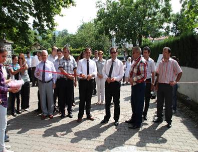 Sinan Göksun İlkokulu Resim ve Tasarım Sergisi Açtı