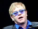 Elton John ölümden döndü