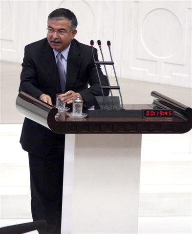 Bakan Yılmaz yanlışlıkla orucunu bozdu