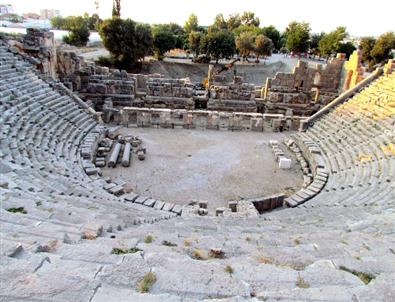 Roma Tiyatrosu Altında Helenistik Tiyatro Bulundu