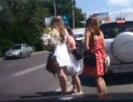 ZİNCİRLEME KAZA - Rus kızlar trafiği birbirine kattı