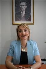 BANKA MÜDÜRÜ - Devrek’in İlk Kadın Banka Müdürü Olan Şenay Bal Görevine Başladı