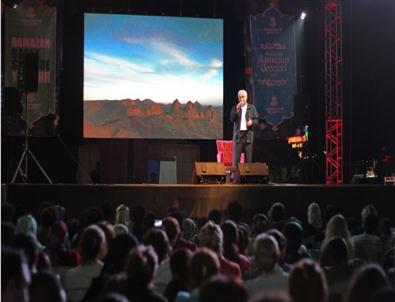 Bahçeşehir'de Nihat Hatipoğlu'yla Ramazan Gecesi