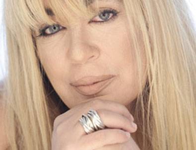 'Başbakanımızı sevdiğim için linç ediliyorum'