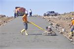 Köy Yollarında Beton Çalışmaları Devam Ediyor