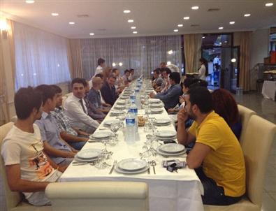 Milletvekili Üstün, Doğu Türkistan’dan Gelen Misafirlere Tbmm'de İftar Verdi