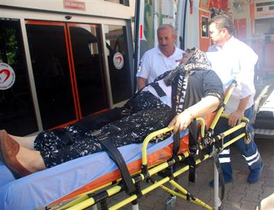 Motosiklet İle Minibüs Çarpıştı: 1 Yaralı