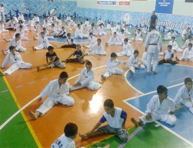 Aksaray'da Yaz Spor Okullarına 5 Bin 195 Öğrenci Kayıt Oldu