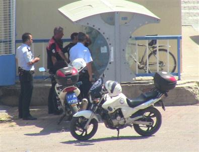 Askeriyeyi Arayıp 'bomba Atacağım' Diyen Çocuk Suçüstü Yakalandı