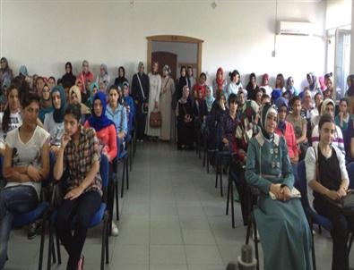 Baü Muş'lu Öğrencilere İngilizce Öğretti