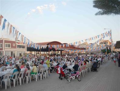 Manavgat’ta Ak Parti’den İftar Yemeği