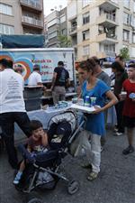 TAVUKLU PİLAV - Konak Belediyesi'nin İftar İkramları Sürüyor