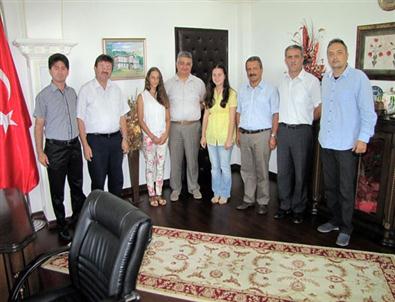 Akçakoca'da SBS'de Başarılı Olan Öğrenciler Ödüllendirildi