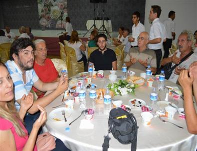 Burhaniye’de Halk İftarda Bir Araya Geldi