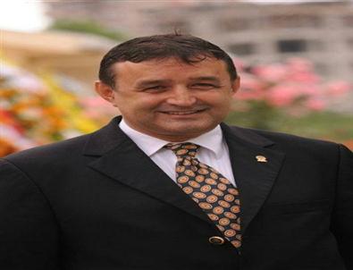 Eski Futbolcu Evinde Ölü Bulundu