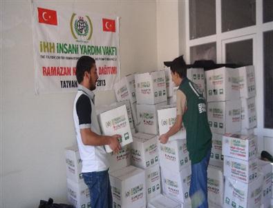 İhh ve Tatvan İnsan-der Kumanya Dağıttı