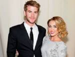 MILEY CYRUS - Nişanlısı Miley Cyrus'ı Bırakamıyor