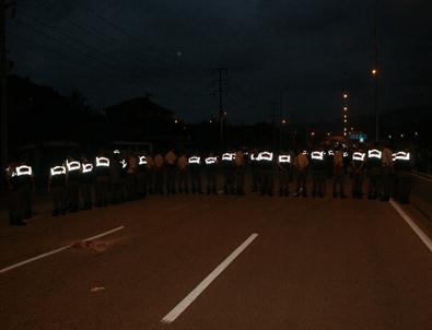 Ölümlü Kazanın Ardından Yolu Trafiğe Kapattılar