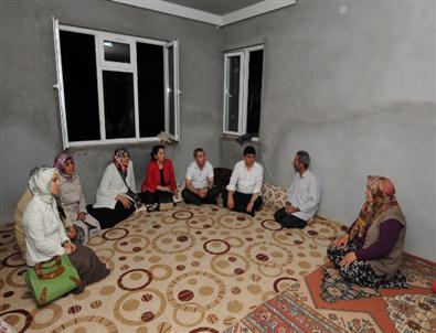 Başkan Fadıloğlu, Onat Kutlar Mahallesi’nde Evlere Misafir Oldu