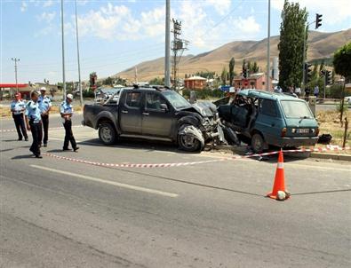 Sivas'ta Trafik Kazası: 1 Ölü, 1 Yaralı