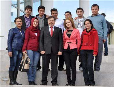 Uşak Üniversitesi’ne 60 Ülkeden 2 Bin 348 Öğrenci Başvuruda Bulundu