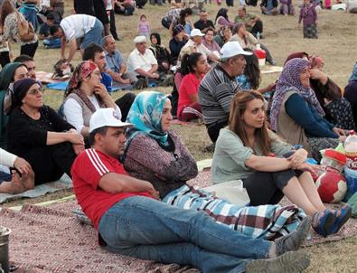 “Anam, Bacım, Avradım” Yenişarbademli’de Sahnelendi