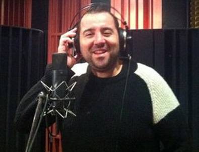 Ata Demirer'in Şarkıcılığına Övgü