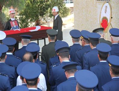 Türk Yıldızı Pilot Son Yolculuğuna Uğurlandı