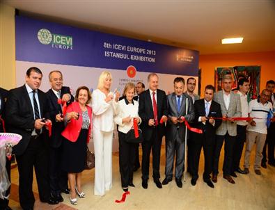 Beylikdüzü Belediyesi’nden Görme Engelliler İcevı Konferansı’na Büyük Katkı