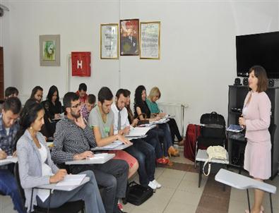 Kosova Türk Temsil Heyeti Başkanlığınca Açılan Türkçe Dil Kursuna Yoğun İlgi