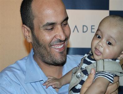 6 Aylık Libyalı Bebek Türkiye'de Hayata Tutundu