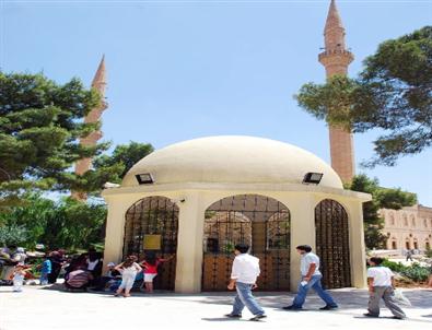 Ramazan'da Türbe ve Makamlara Ziyaretçi Akını