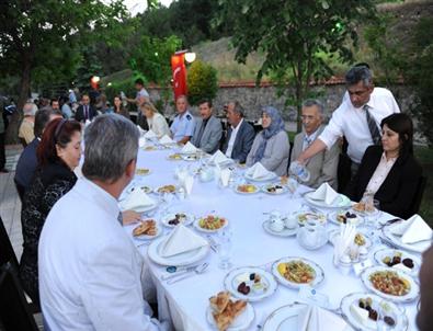 Şehit ve Gazi Yakınlarına İftar