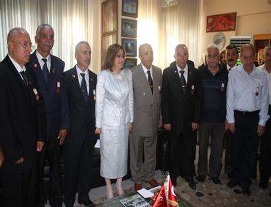 Kıbrıs Barış Harekatı Gazilerine Madalyaları Verildi