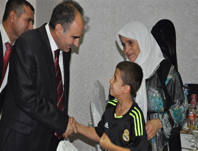 Vali Özkan, Gazi ve Şehit Yakınlarıyla İftarda Bir Araya Geldi