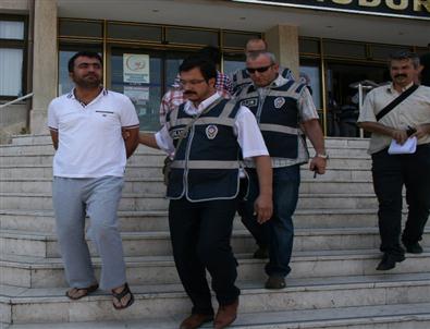 Alışveriş Merkezi Hırsızları Yakalandı
