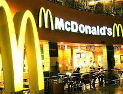 McDonalds'ta atlı kadın şoku